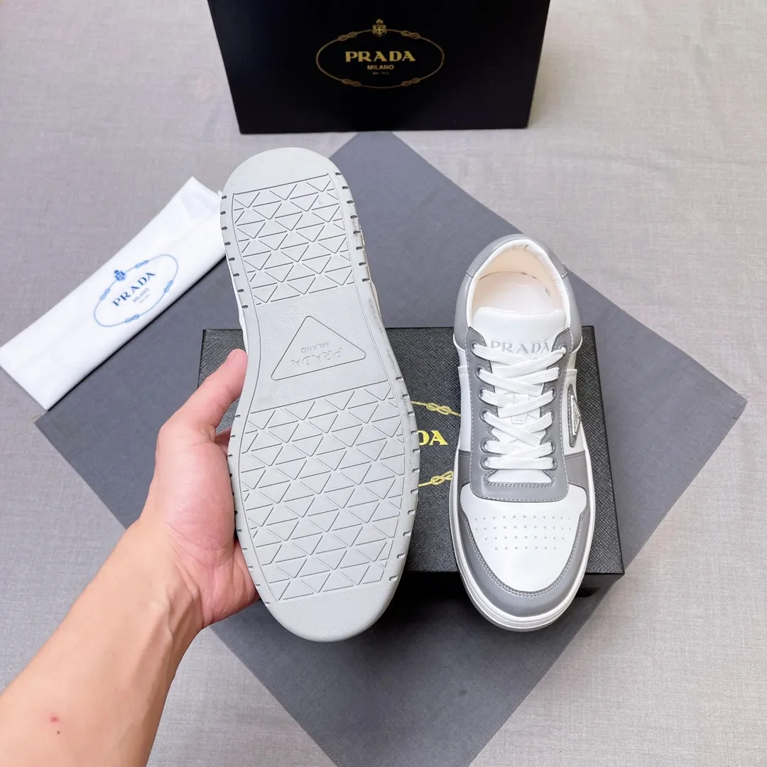 P380 Prada Prada's new men's leather sneakers, the highest version on the market, any comparison is welcome🆚! The original leather has excellent texture and is super high-end! Fetal sheep net lining imported from Italy, removable pad! Luxurious materials and fine workmanship, highly recommended! Code number 38-45 No. 058